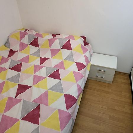 Stan Na Dan Prnjavor, Gajba U Centru Apartman Kültér fotó