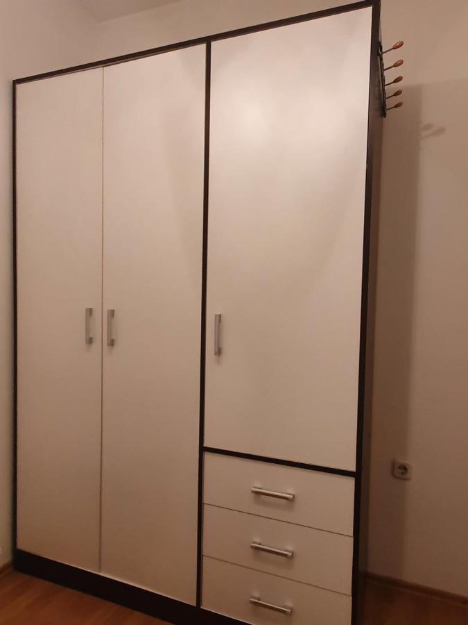Stan Na Dan Prnjavor, Gajba U Centru Apartman Kültér fotó