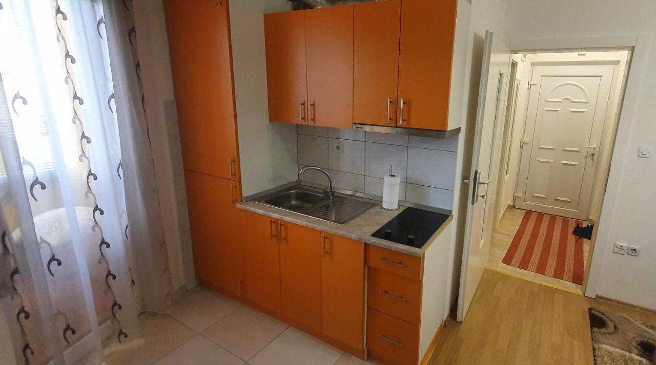 Stan Na Dan Prnjavor, Gajba U Centru Apartman Kültér fotó