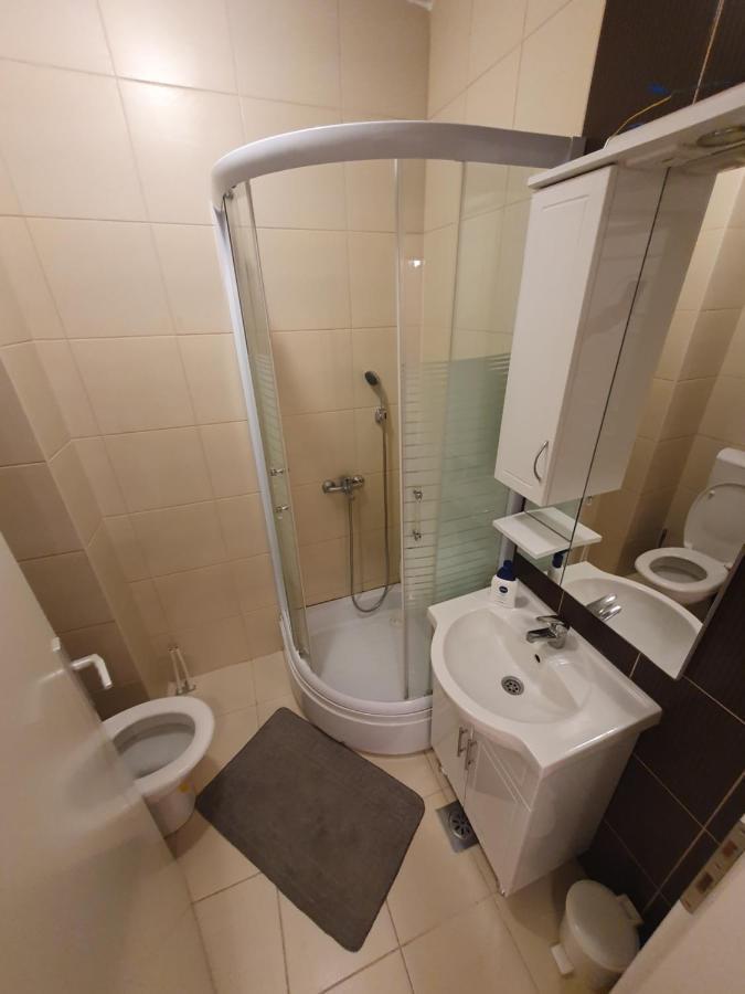 Stan Na Dan Prnjavor, Gajba U Centru Apartman Kültér fotó